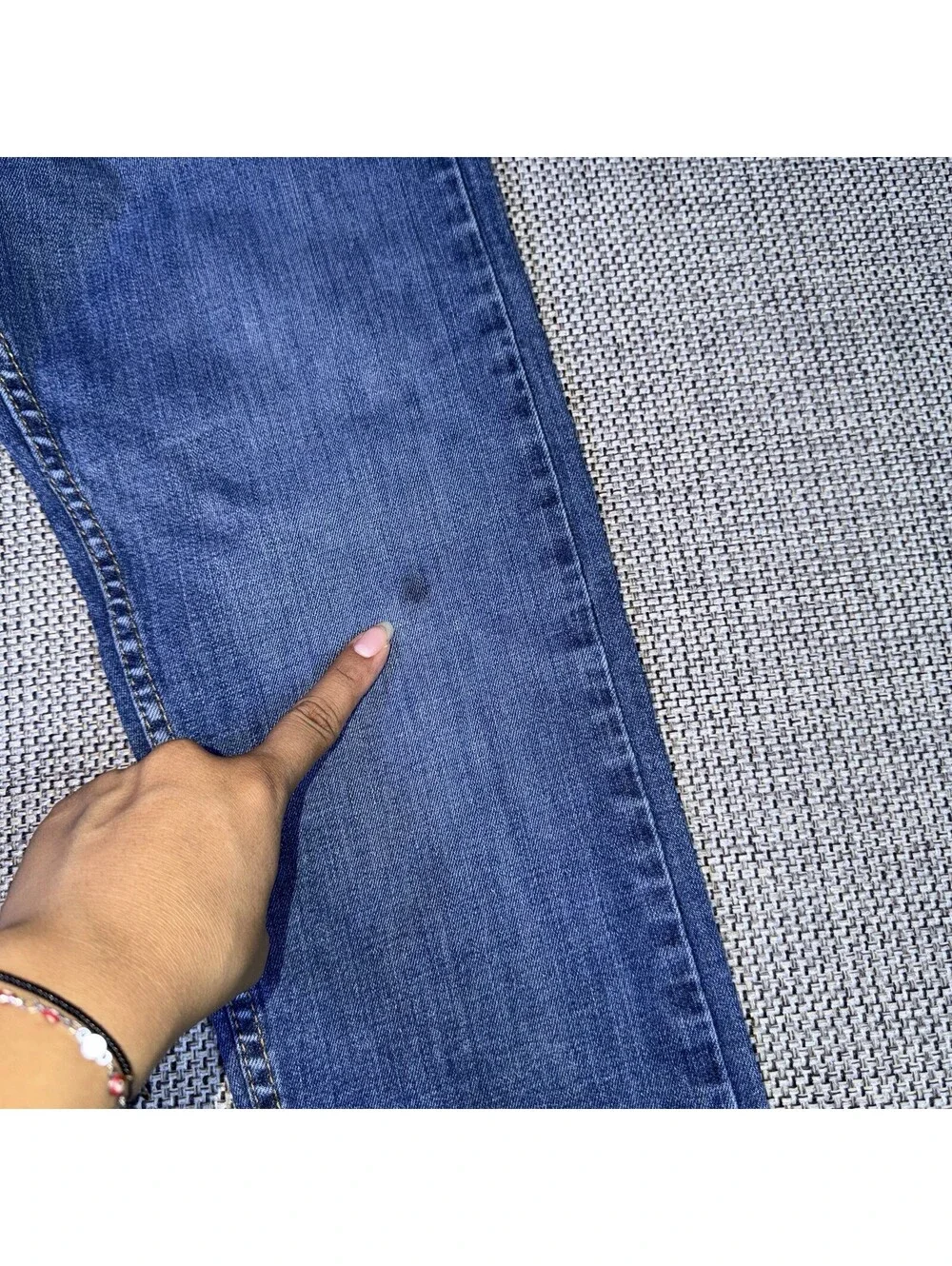 Levis please view
